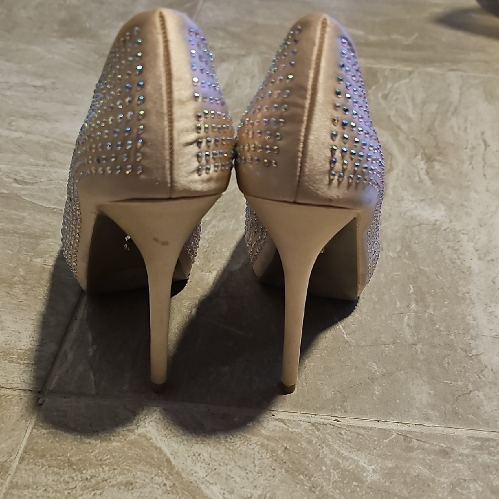 Jennifer Lopez Champagne Crystal Peep-Toe Stiletto Heels - Picture 5 of 5